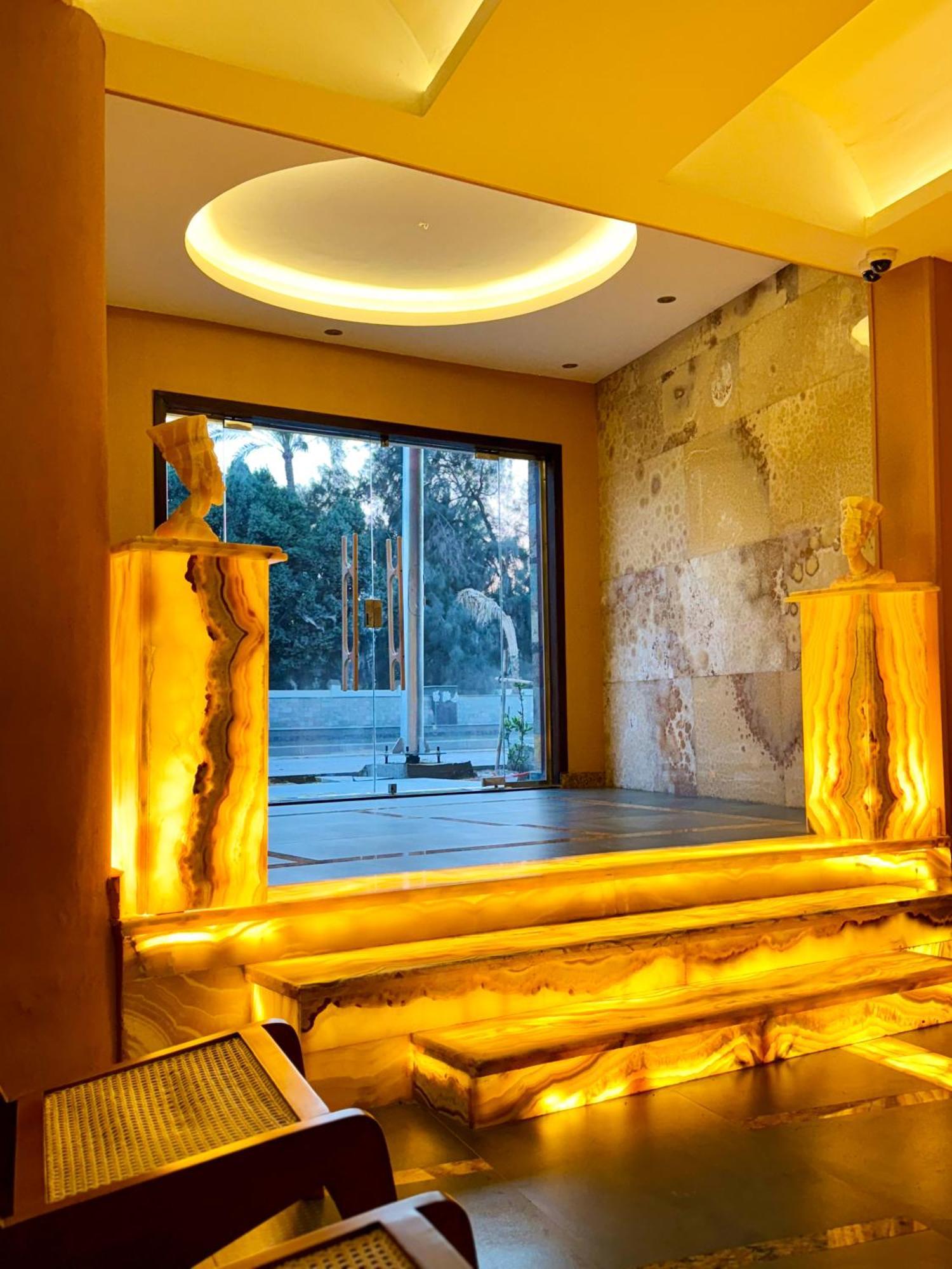 Almas Pyramids Otel Kafret el-Gabal