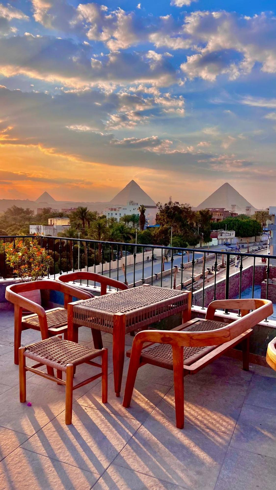 Almas Pyramids