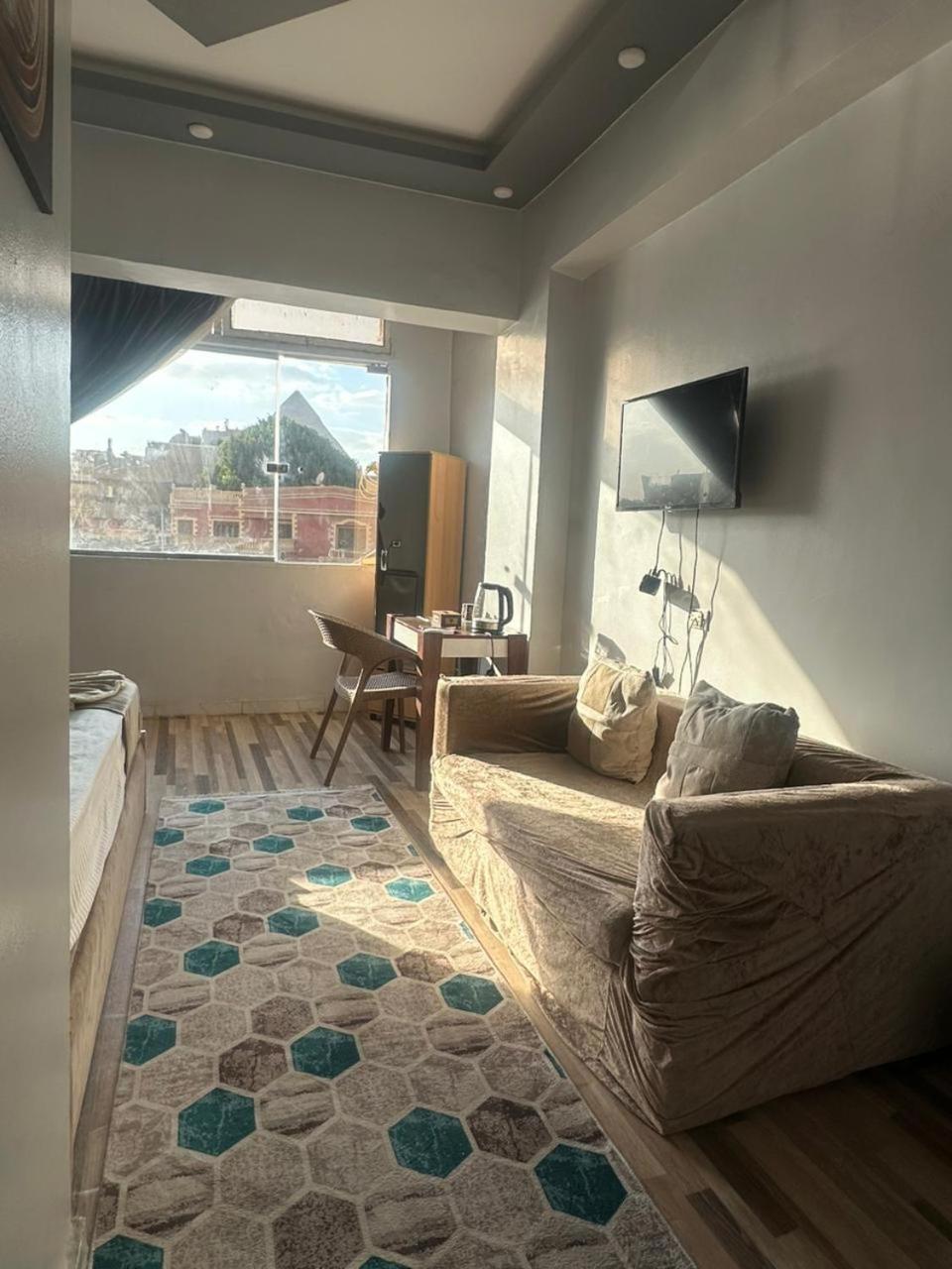 Weekend Pyramids 5* Kafret el-Gabal