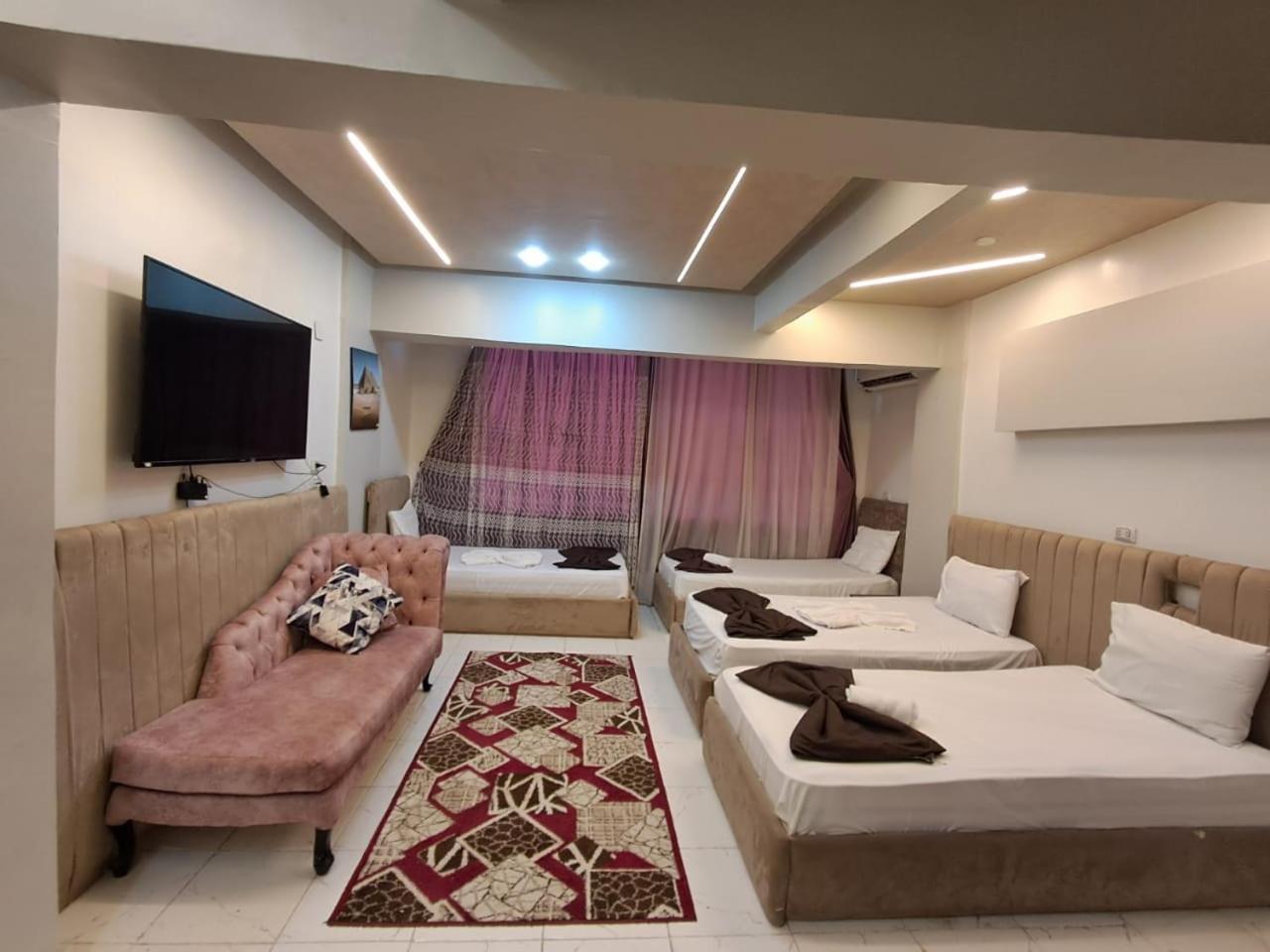 Hotel First Pyramid 4*