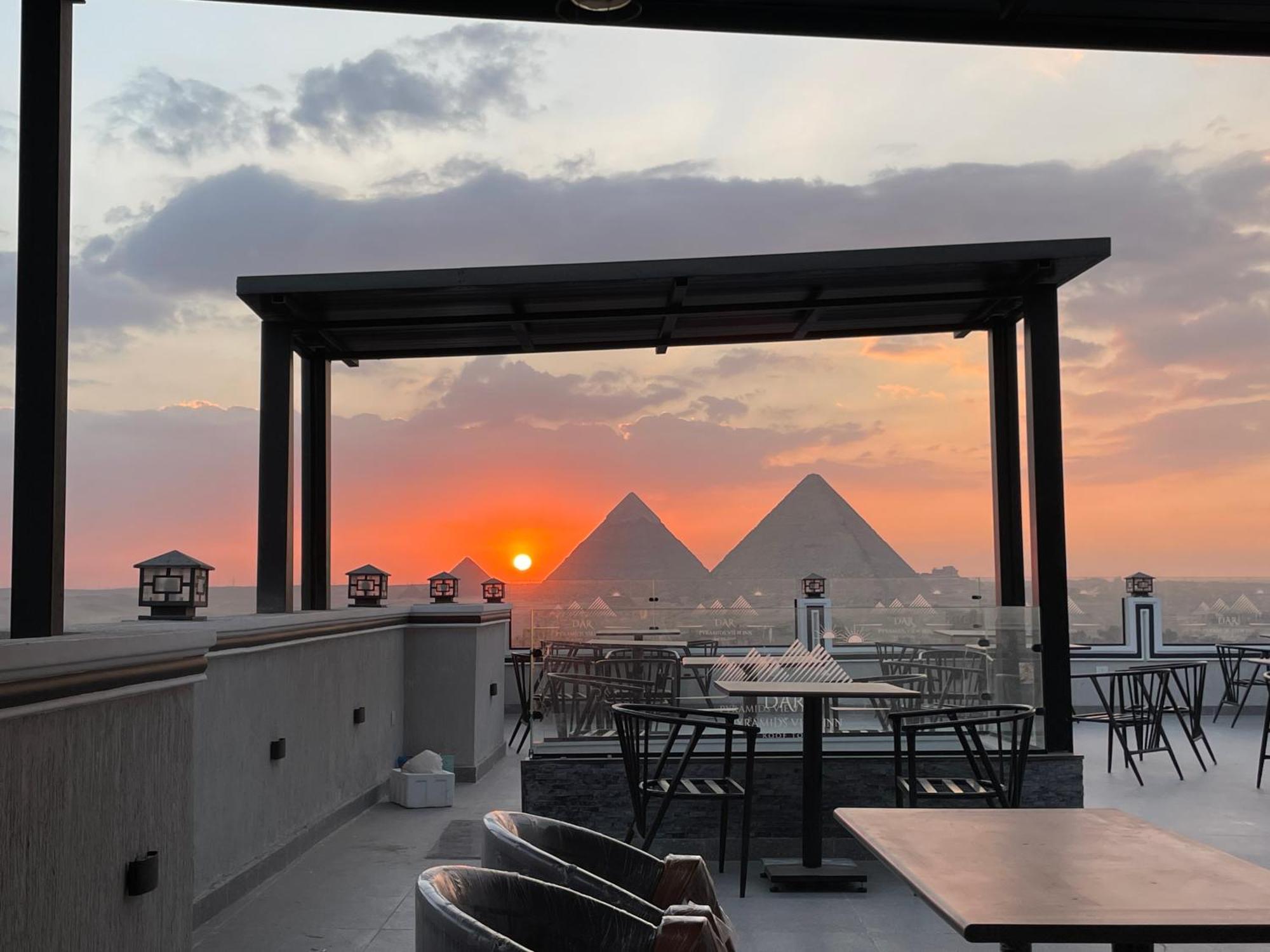Dar Pyramids View - Rooftop *