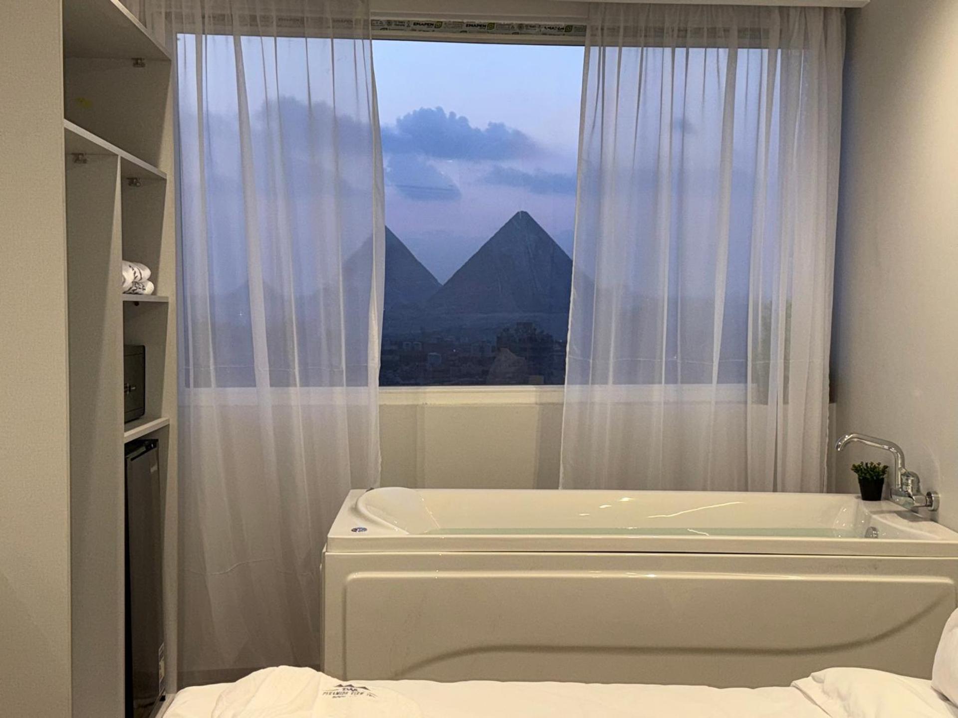 Dar Pyramids View - Rooftop Kafret el-Gabal