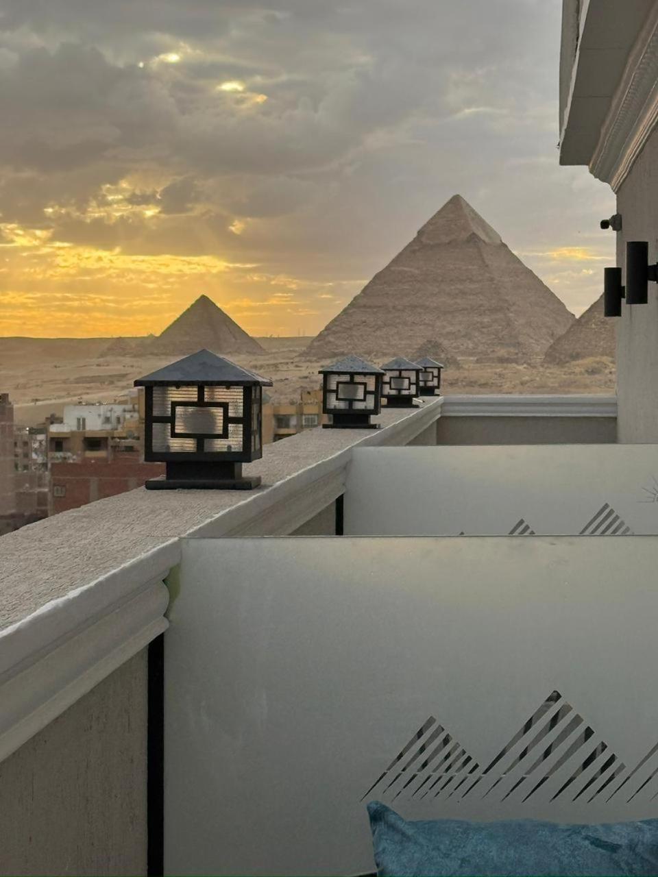 Dar Pyramids View - Rooftop *