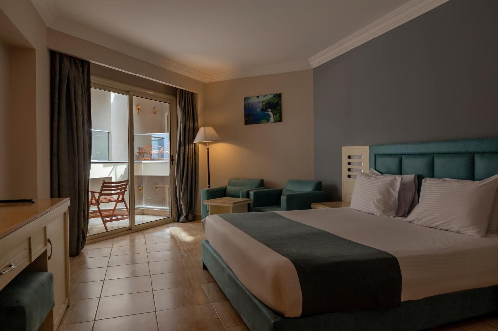 Resort Sunrise Alora Aqua Park