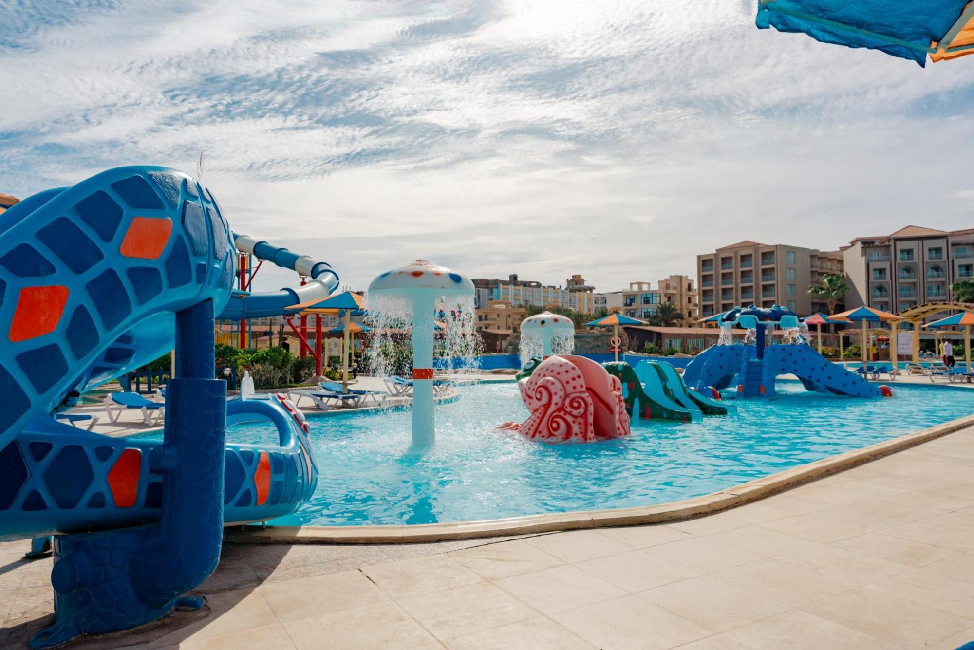 Resort Sunrise Alora Aqua Park