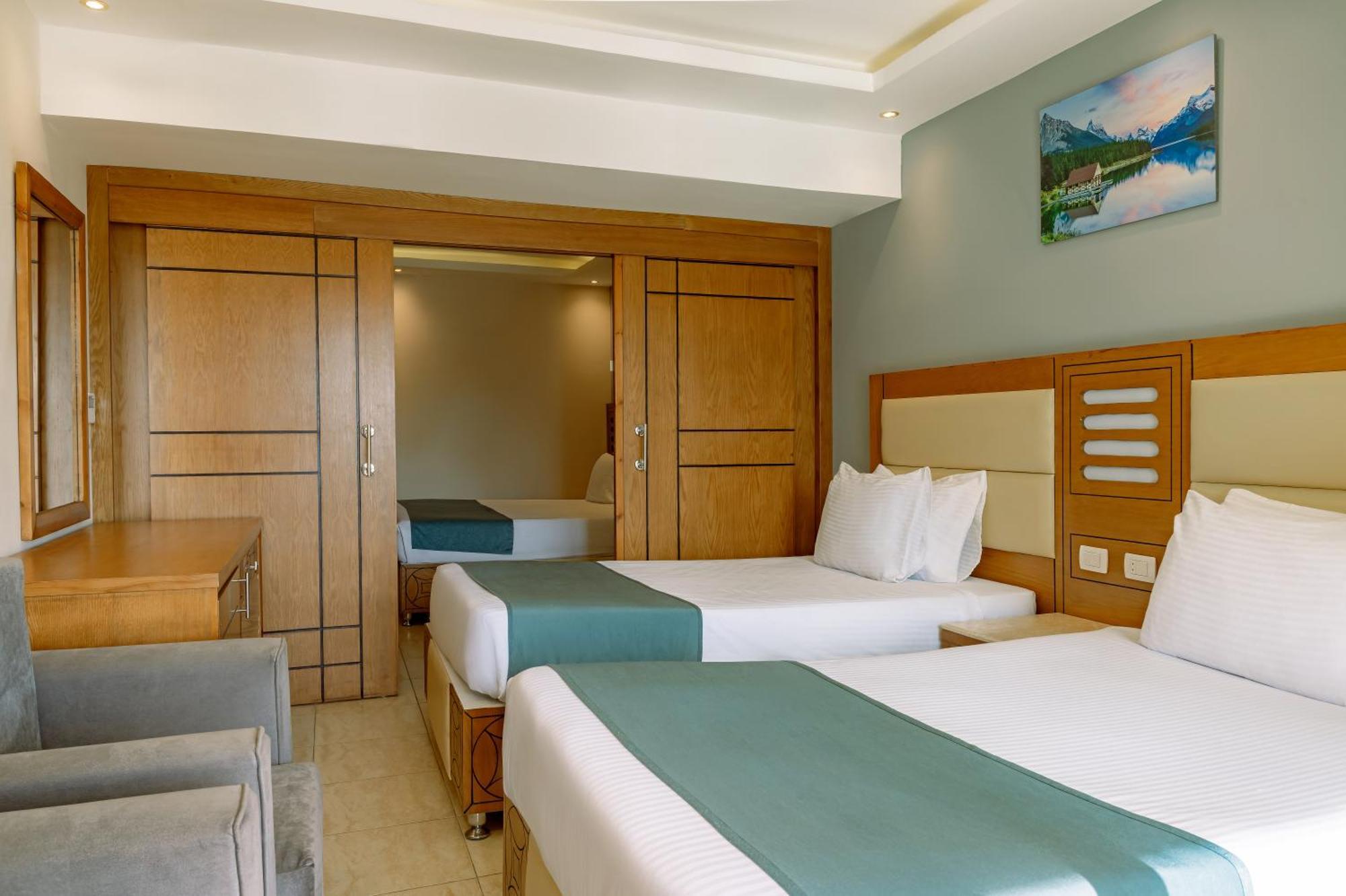 Sunrise Alora Aqua Park 4*
