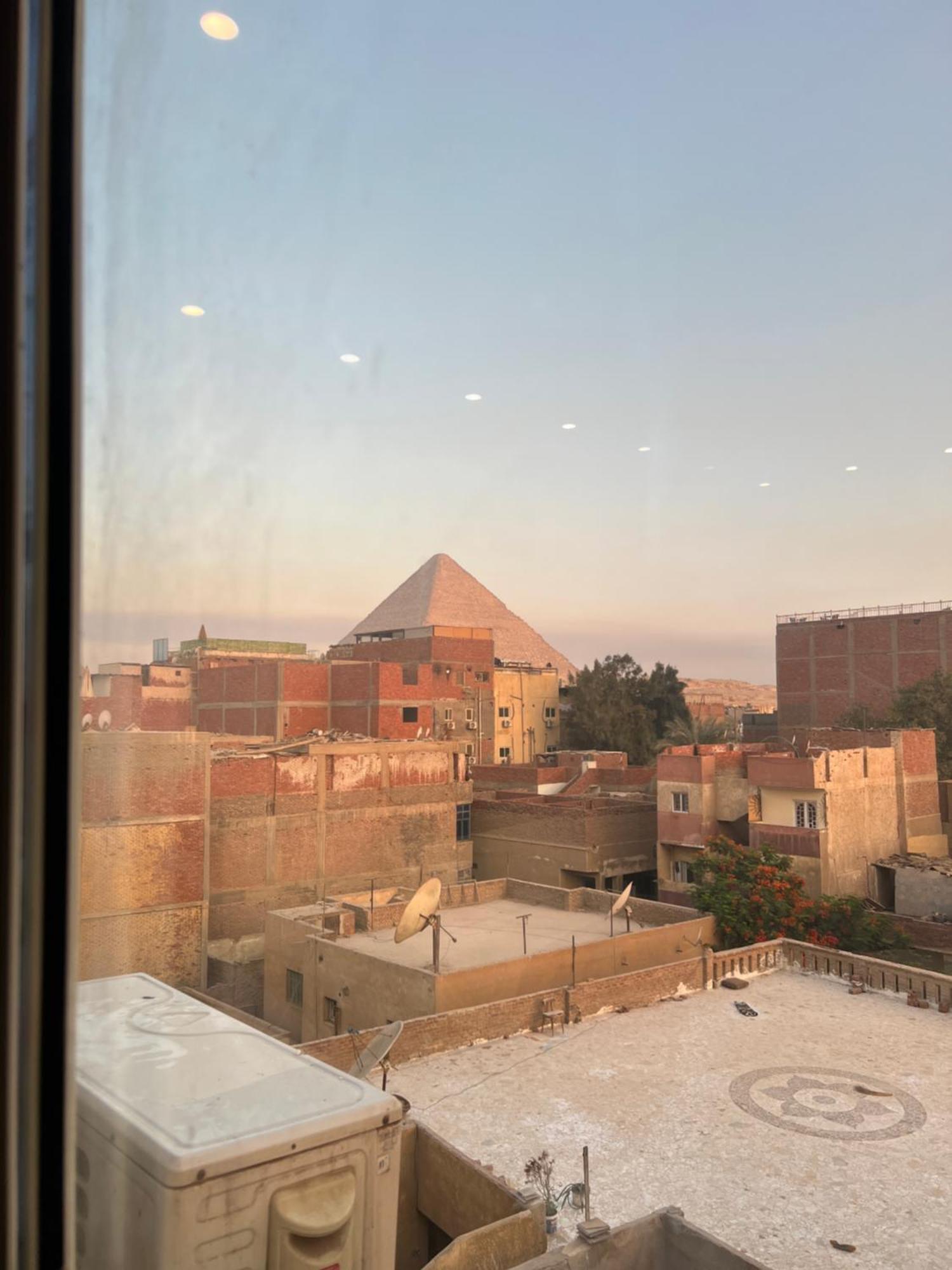 Pyramids And Sphinx Kafret el-Gabal