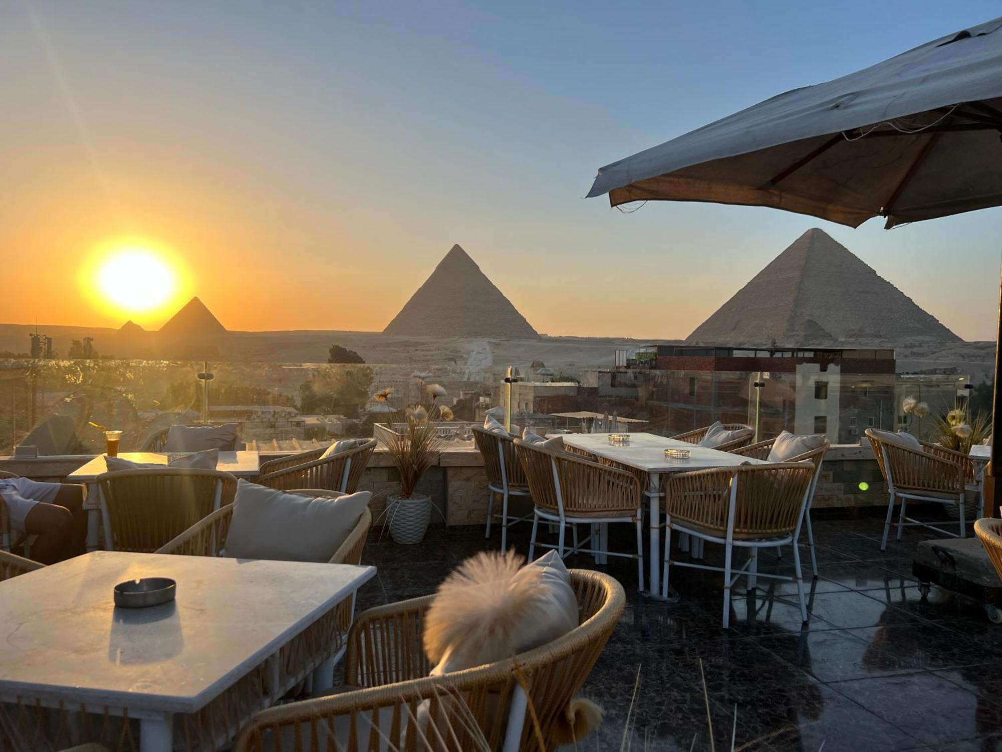 Pyramids And Sphinx Kafret el-Gabal