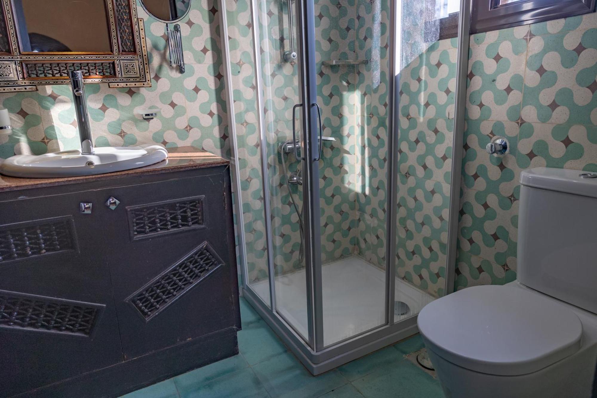 Laziza Guest house