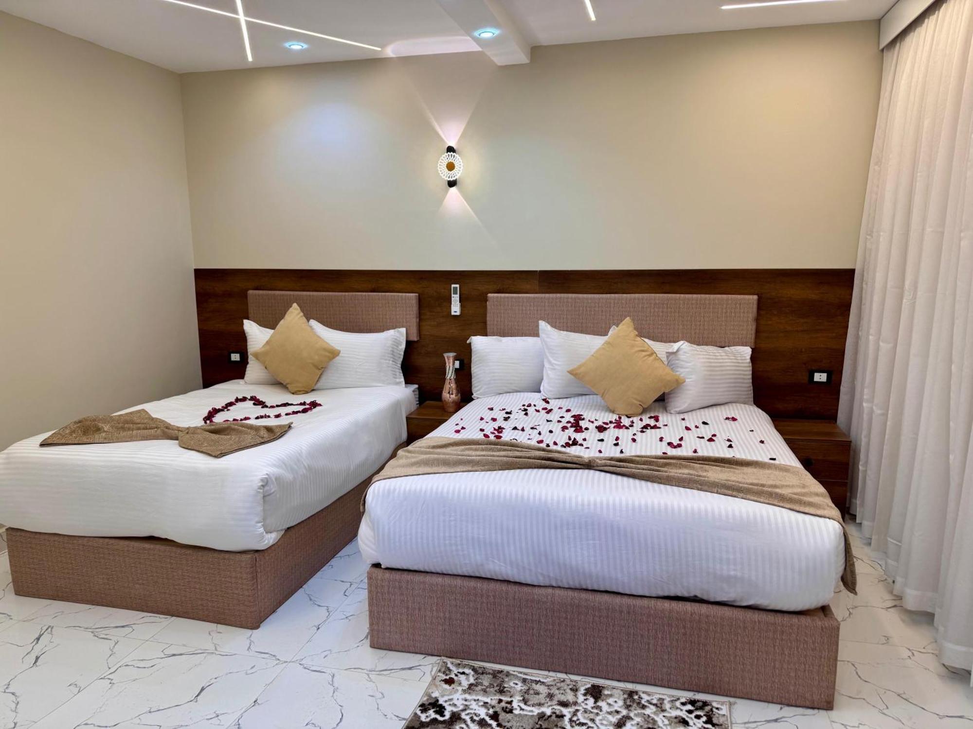 Hotel New Golf Pyramids View