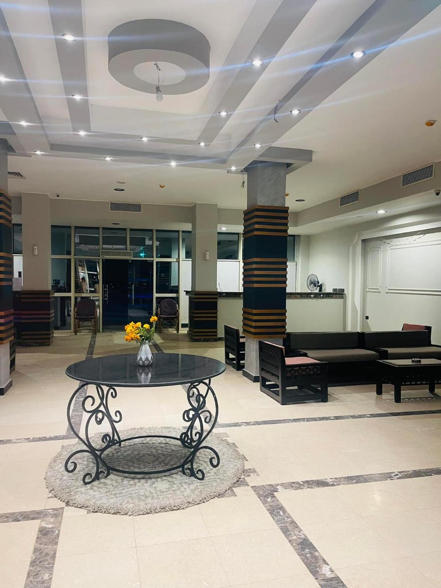 Furnished & Kitchen Seaview Beachfront Near Airport Apartment