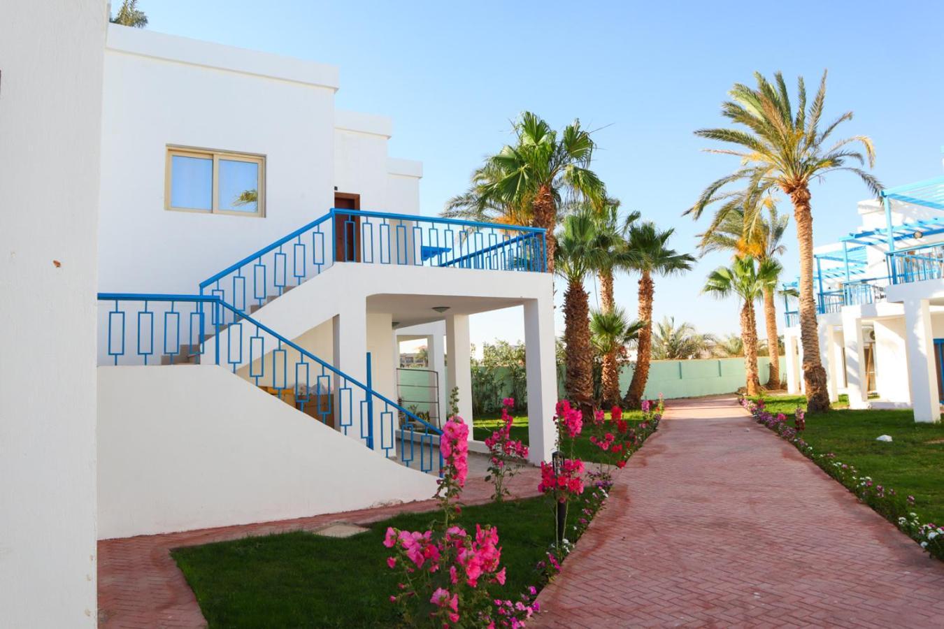 Hostgool Seaside Mirage Bay & Aqua Park Resort 4*
