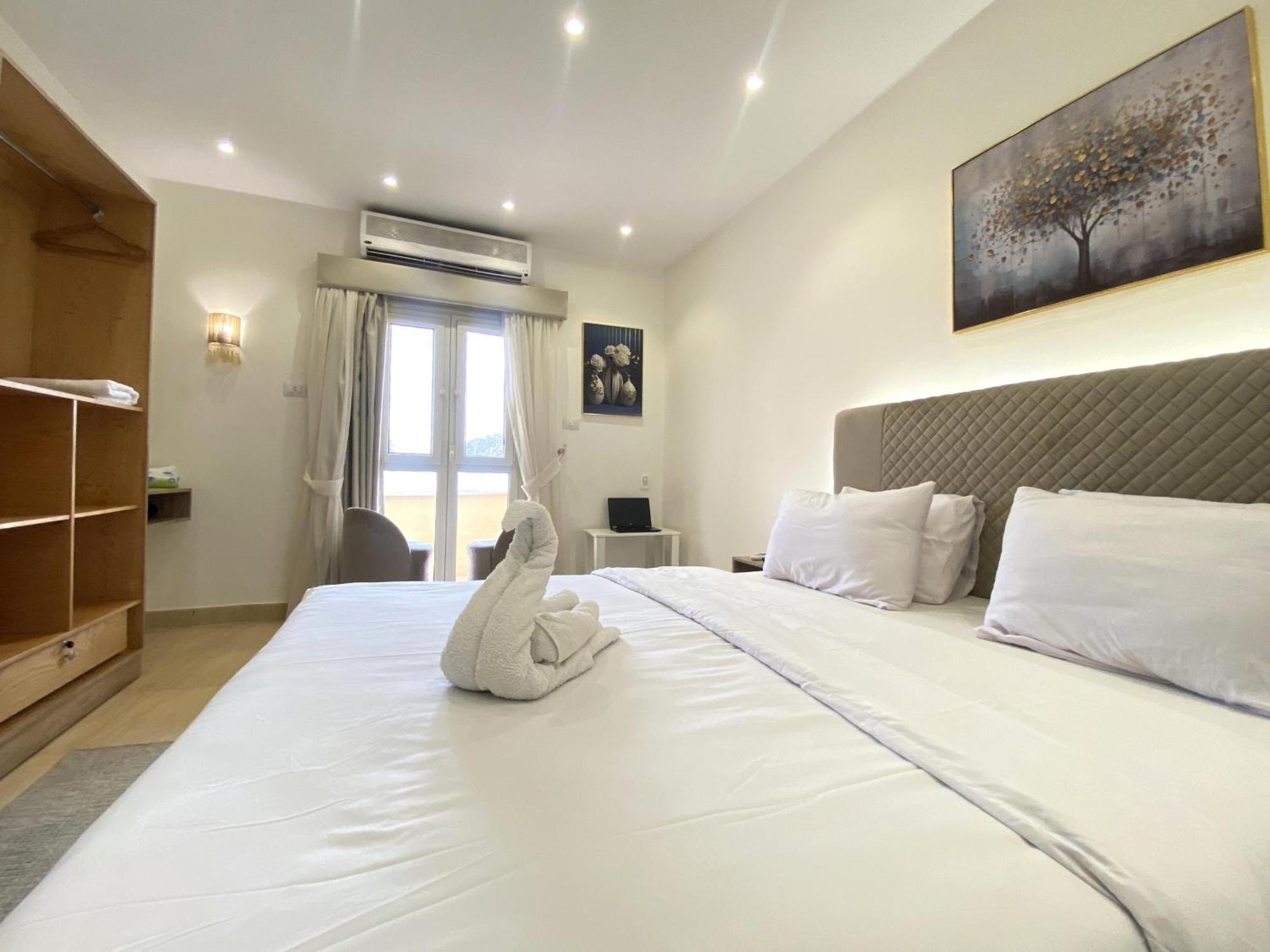 Seven Pyramids Panoramic View Bed & Breakfast