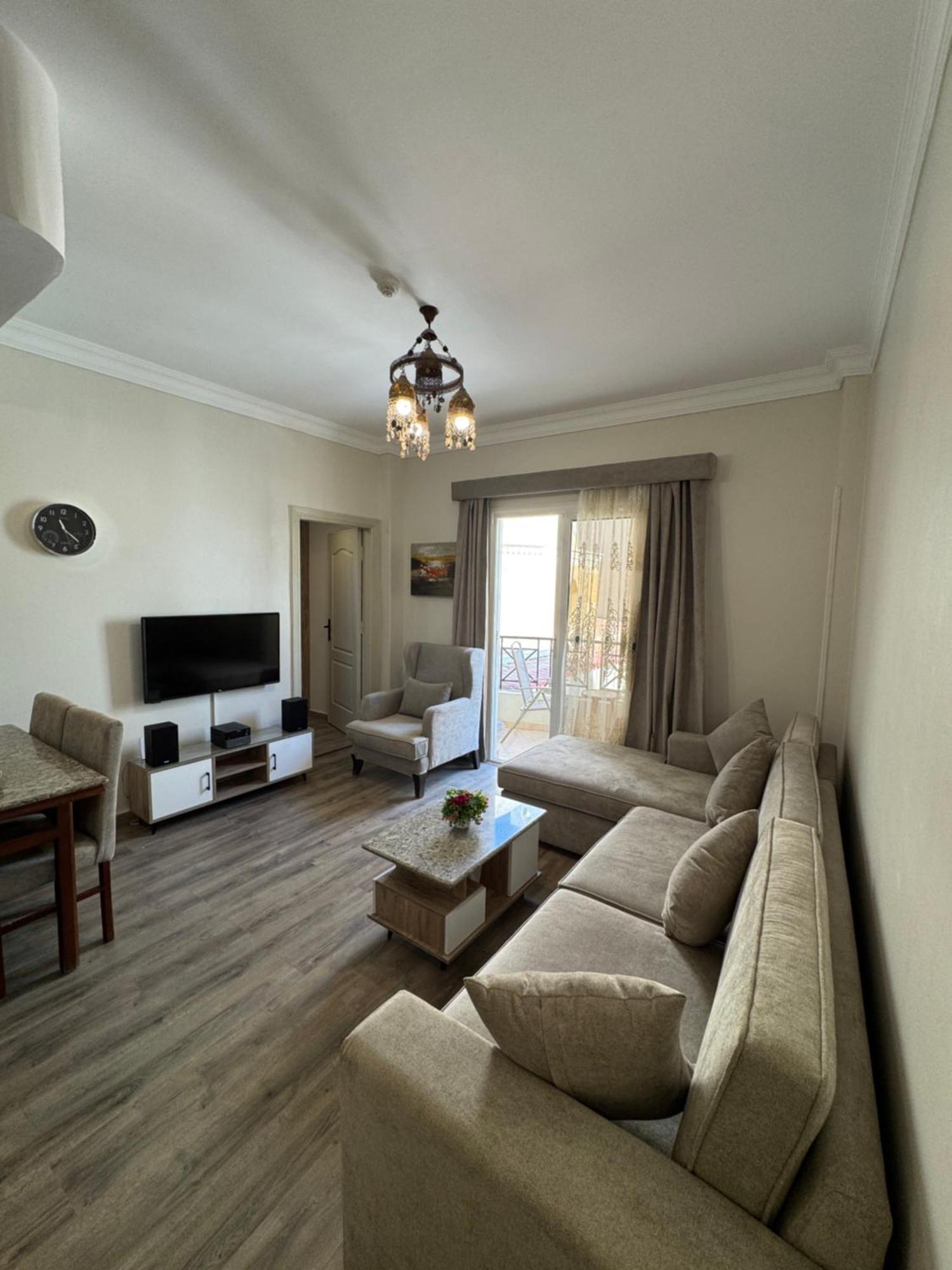 With Private In Sahl Hasheesh Apartment