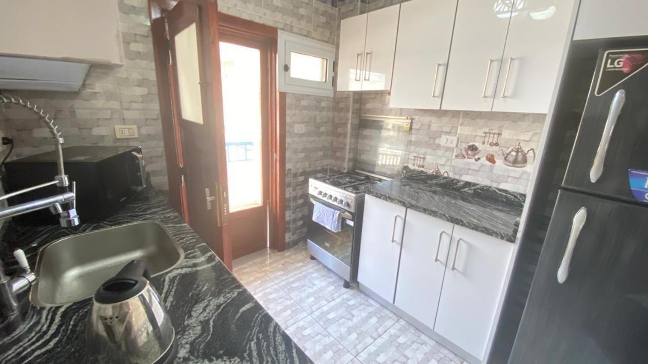 Salah Eldin 2 Bed Super Lux , Garden&sea View, First Floor , Family Only سوبر لوكس دور اول المعموره الشاطىء بجوار المنتزه Mamoura مع كارنيهات الدخول طول السنه و الشاطىء الخاص من اول مايو لنهايه اكتوبر للعائلات Alexandria