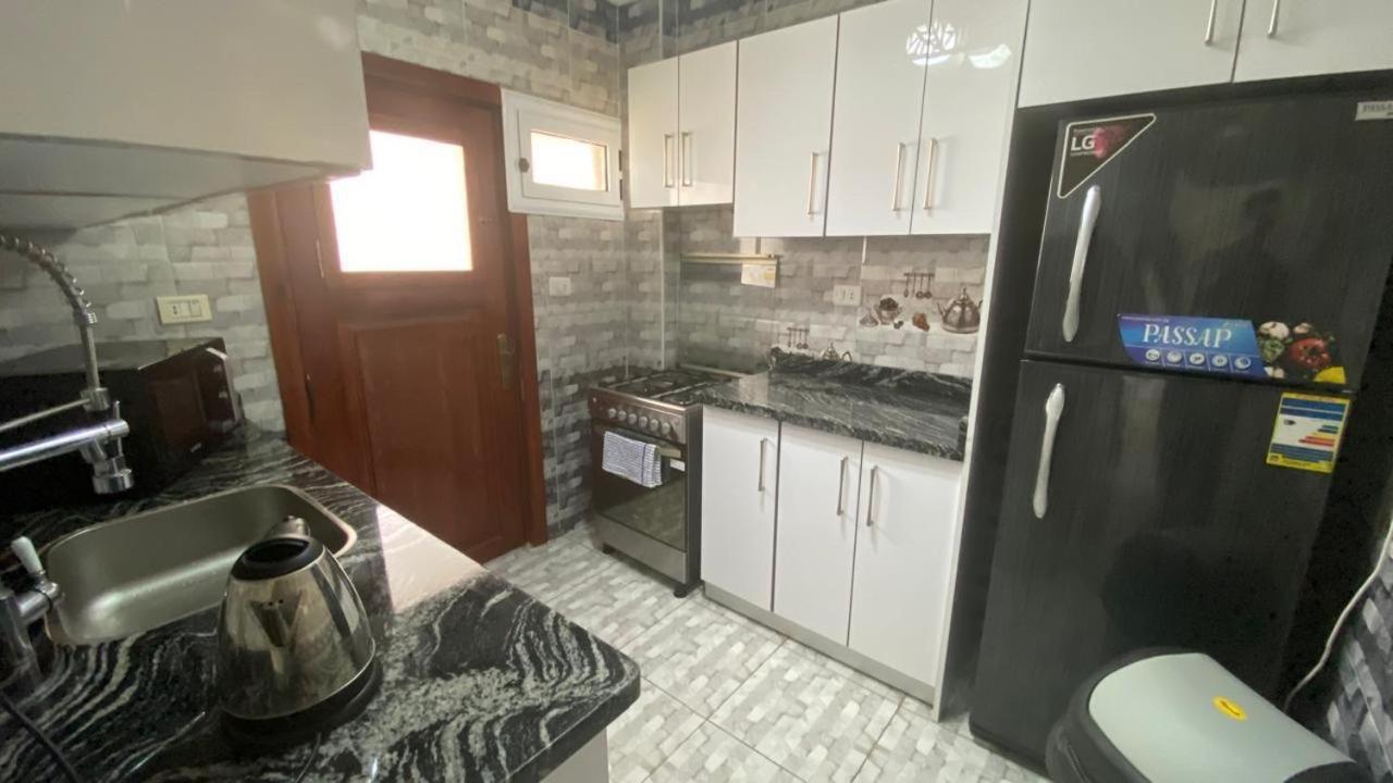 Salah Eldin Luxe Chalet: Garden & Sea View Family Retreat Apartment