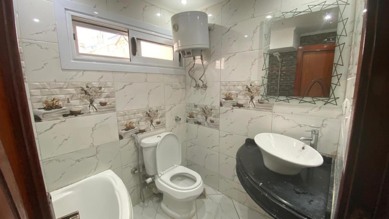 Apartament Salah Eldin 2 Bed Super Lux , Garden&sea View, First Floor , Family Only سوبر لوكس دور اول المعموره الشاطىء بجوار المنتزه Mamoura مع كارنيهات الدخول طول السنه و الشاطىء الخاص من اول مايو لنهايه اكتوبر للعائلات Alexandria
