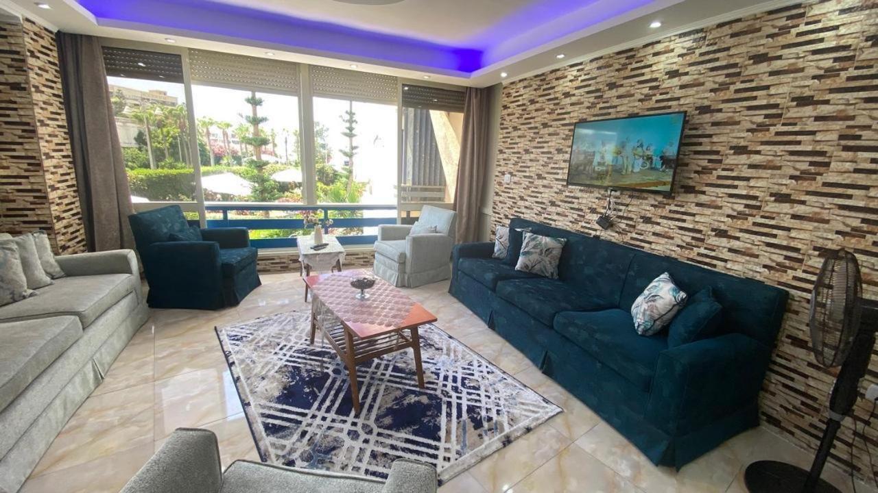 Apartament Salah Eldin 2 Bed Super Lux , Garden&sea View, First Floor , Family Only سوبر لوكس دور اول المعموره الشاطىء بجوار المنتزه Mamoura مع كارنيهات الدخول طول السنه و الشاطىء الخاص من اول مايو لنهايه اكتوبر للعائلات