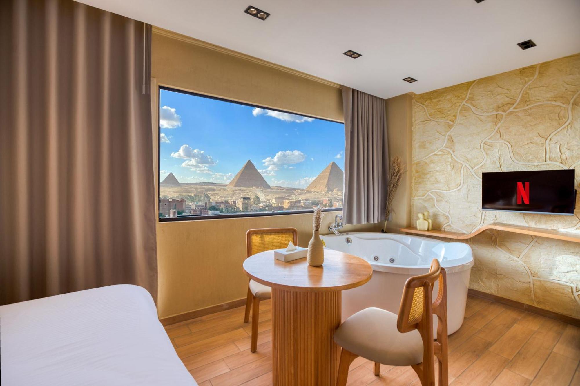 Eterna Pyramids View Hotel Kafrat al Jabal