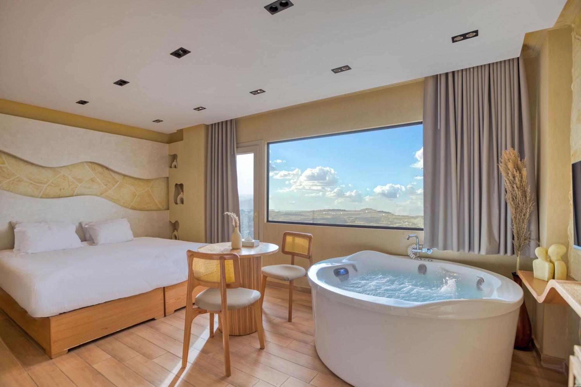 Eterna Pyramids View Hotel