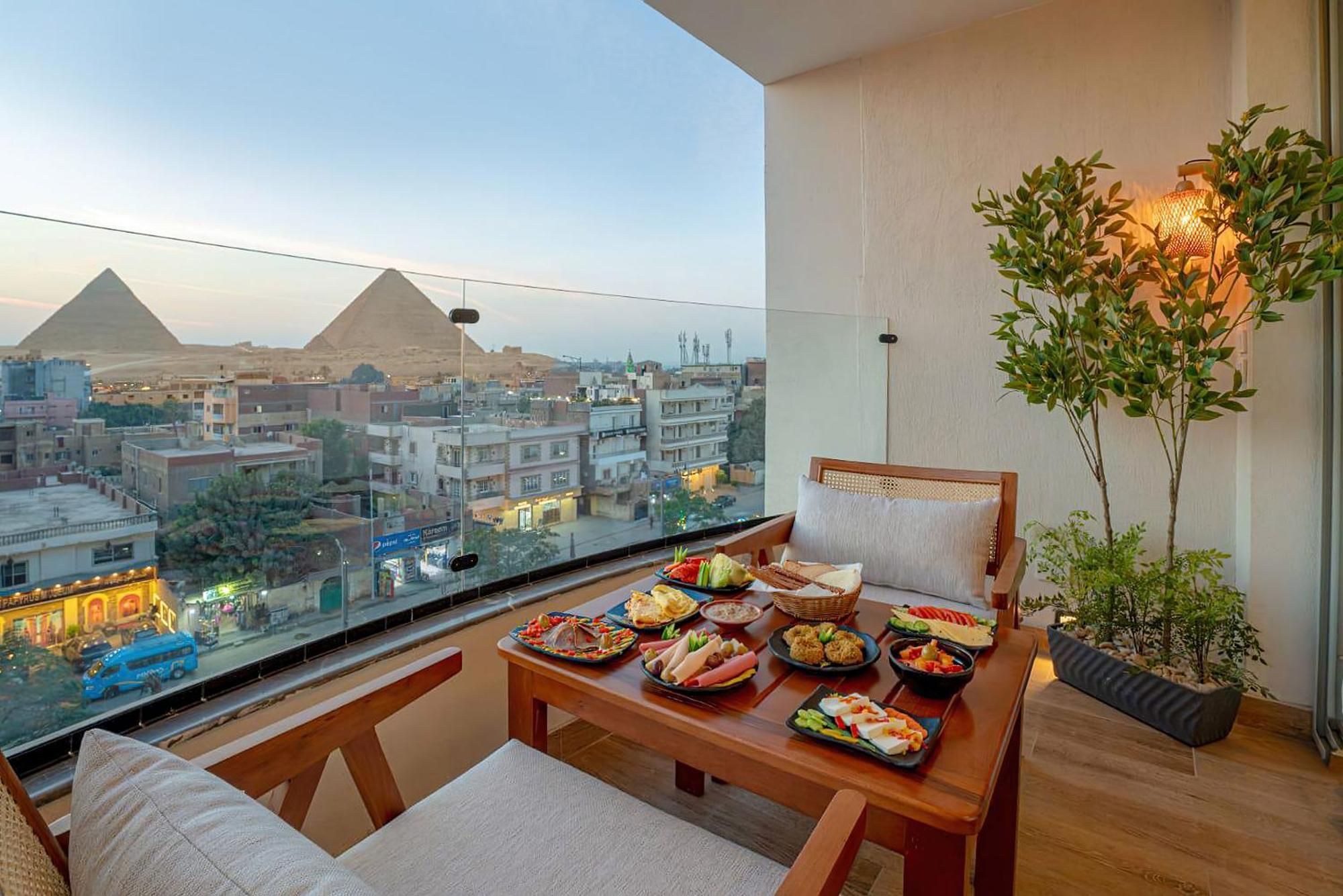 Hotel Galaxy Pyramids View