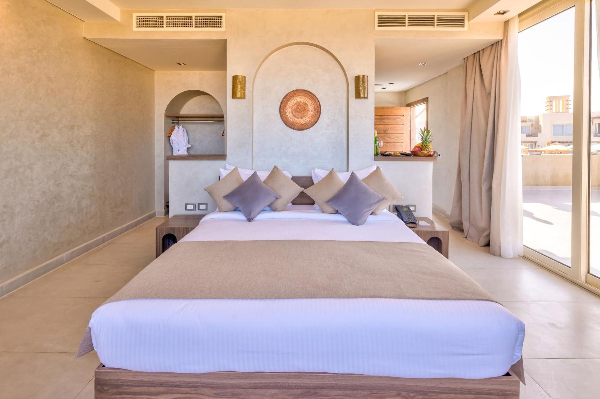 True Hotel 5*