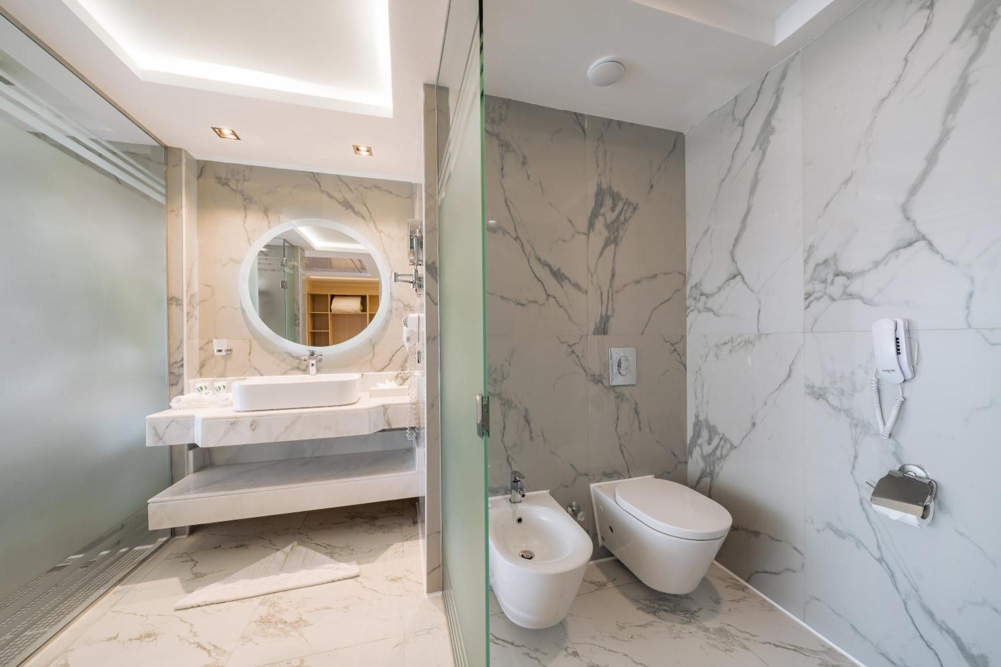 Sirena & Otel
