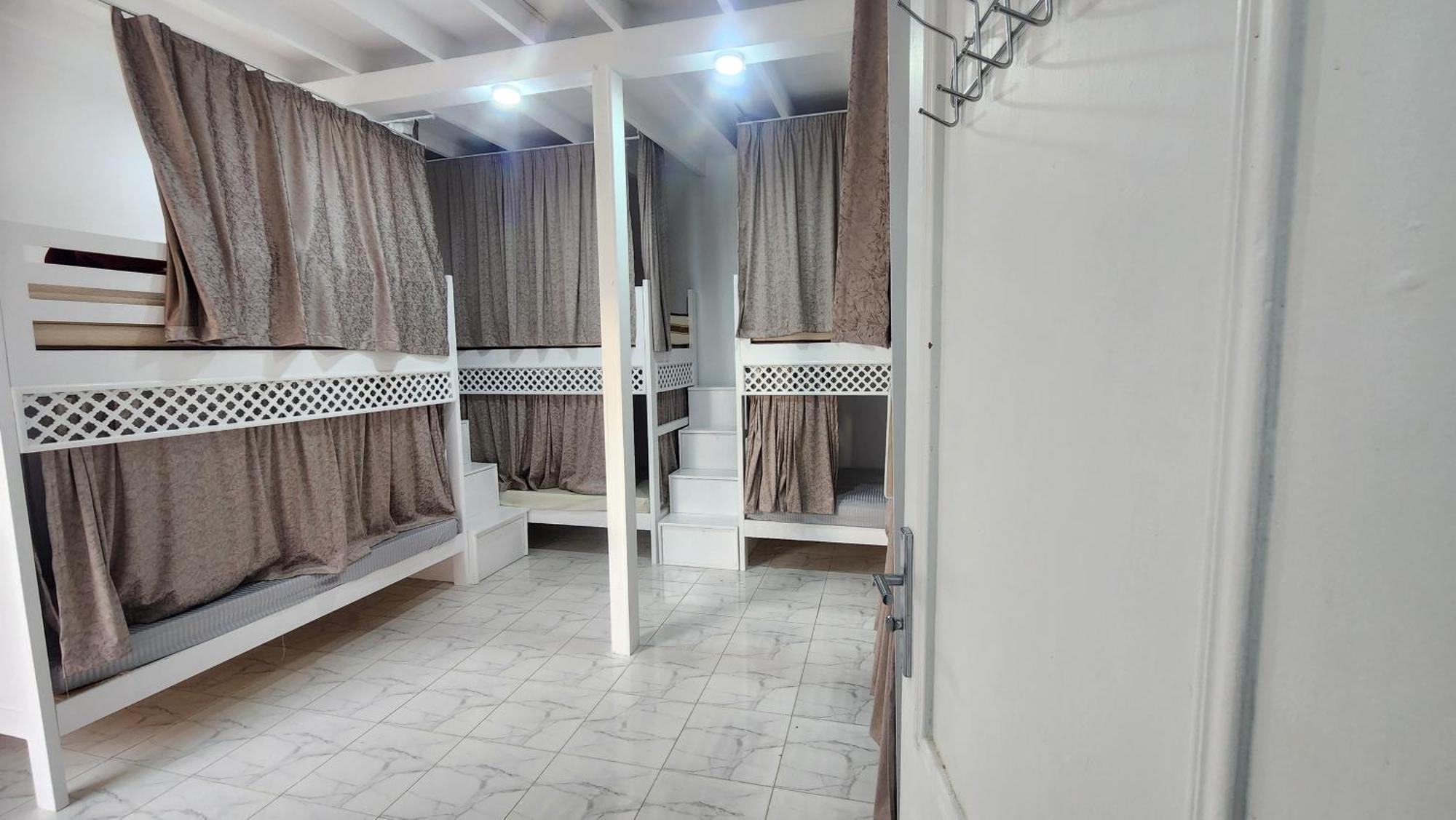 Hostel White Roof -