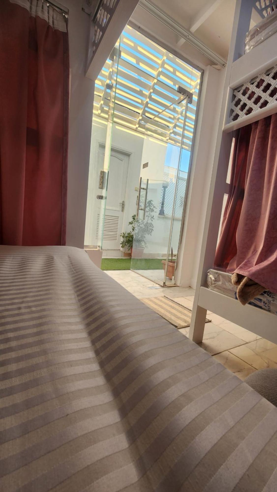 Hostel White Roof - Hurgada