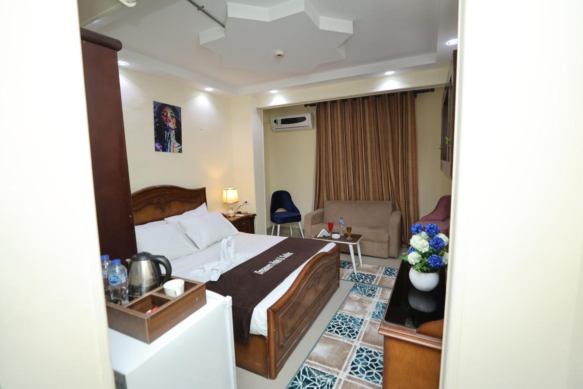 No Name Otel