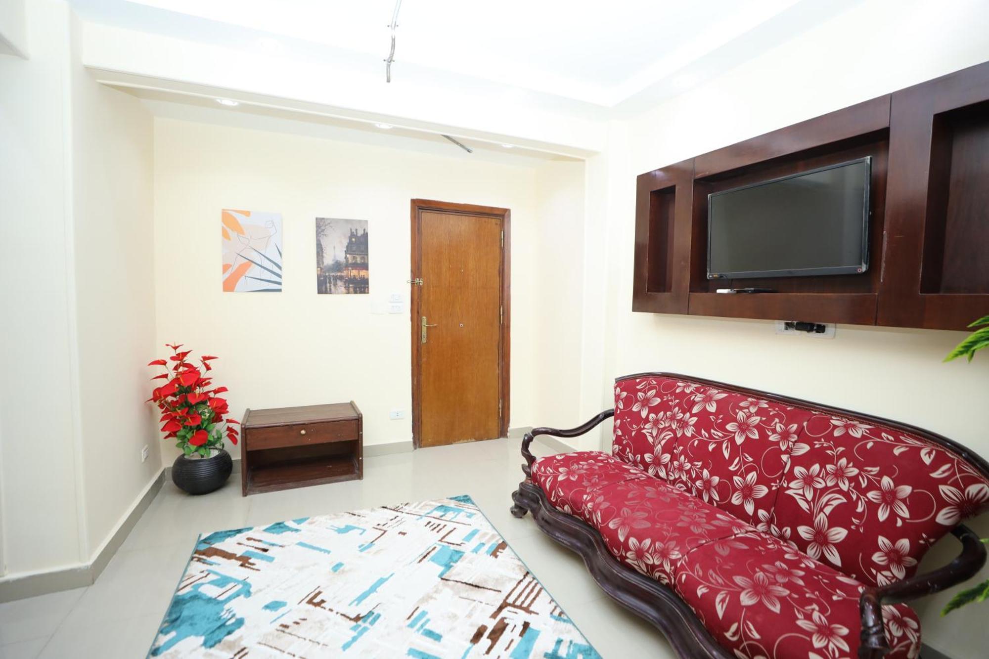 No Name Hotel 3*