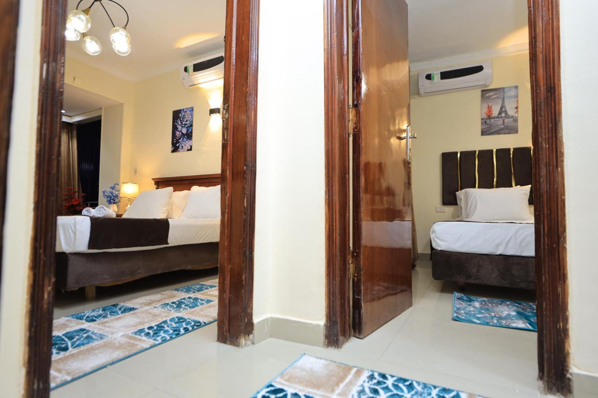 No Name Otel Giza