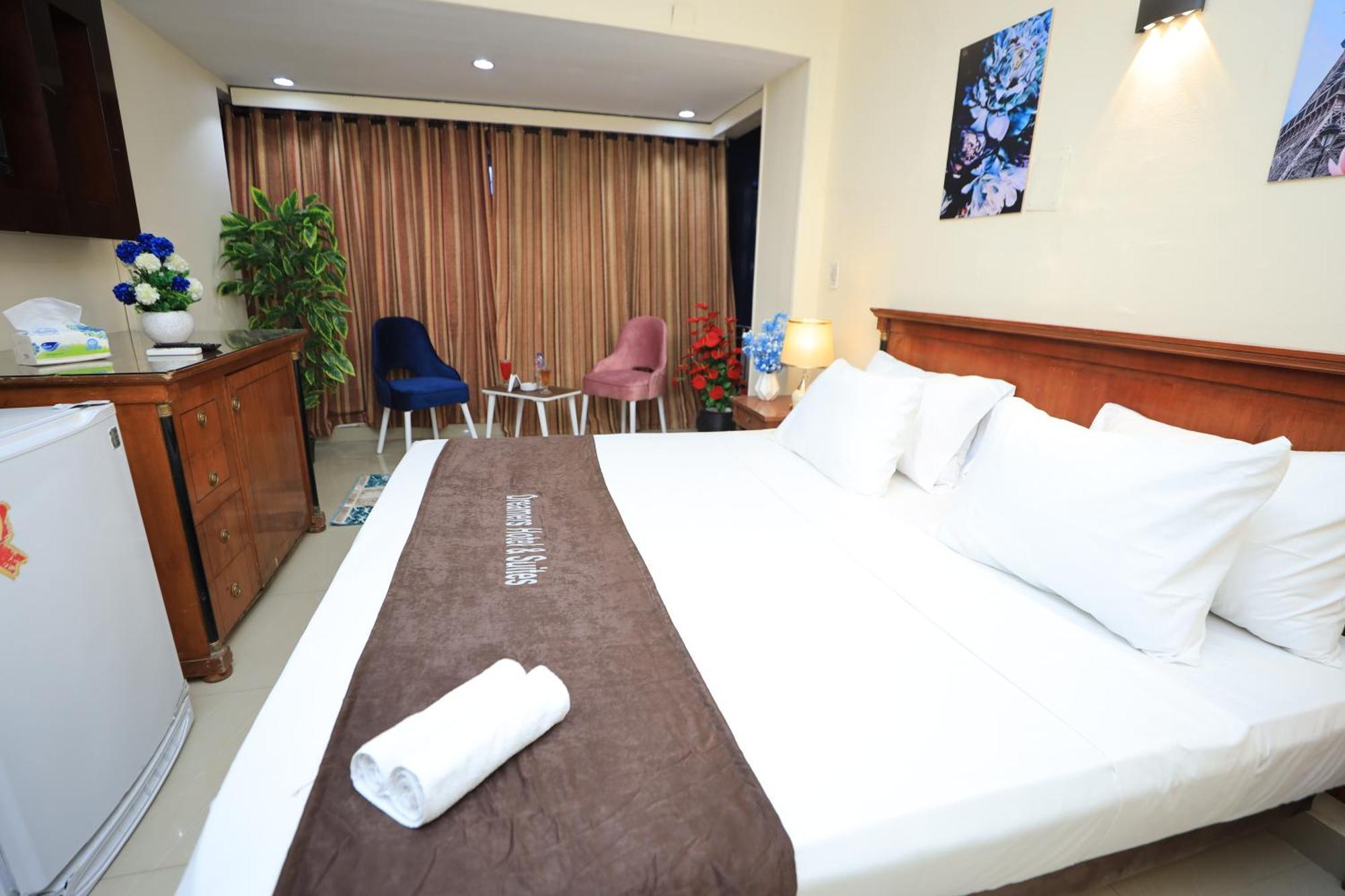 No Name Otel Giza