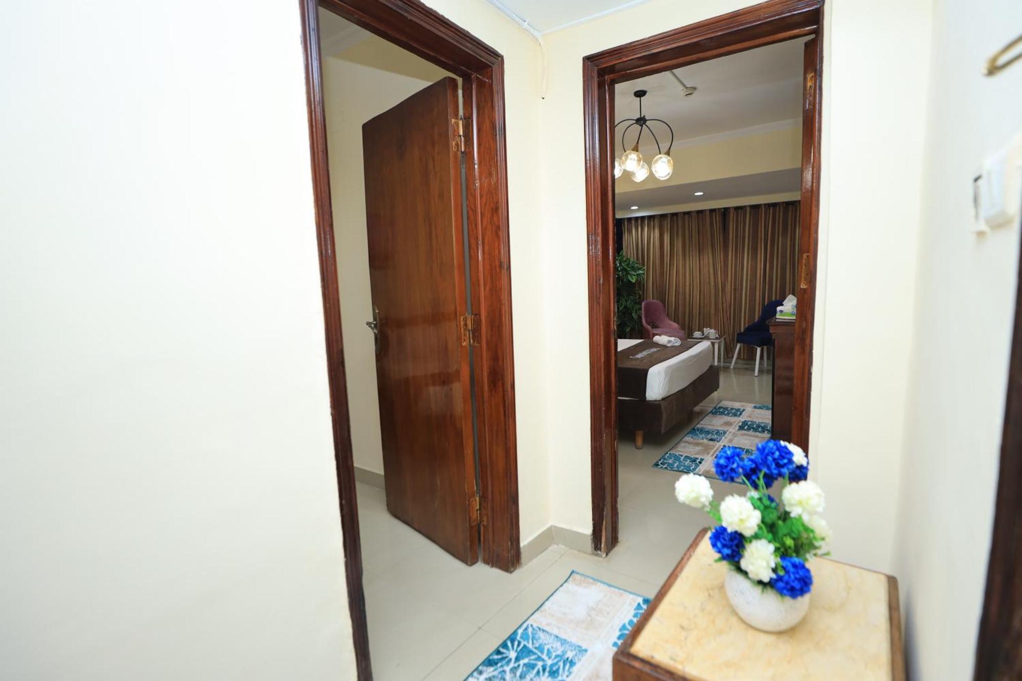 No Name Otel 3*