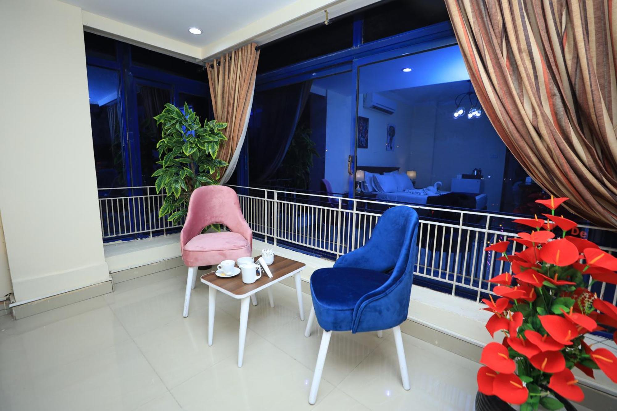 No Name Otel
