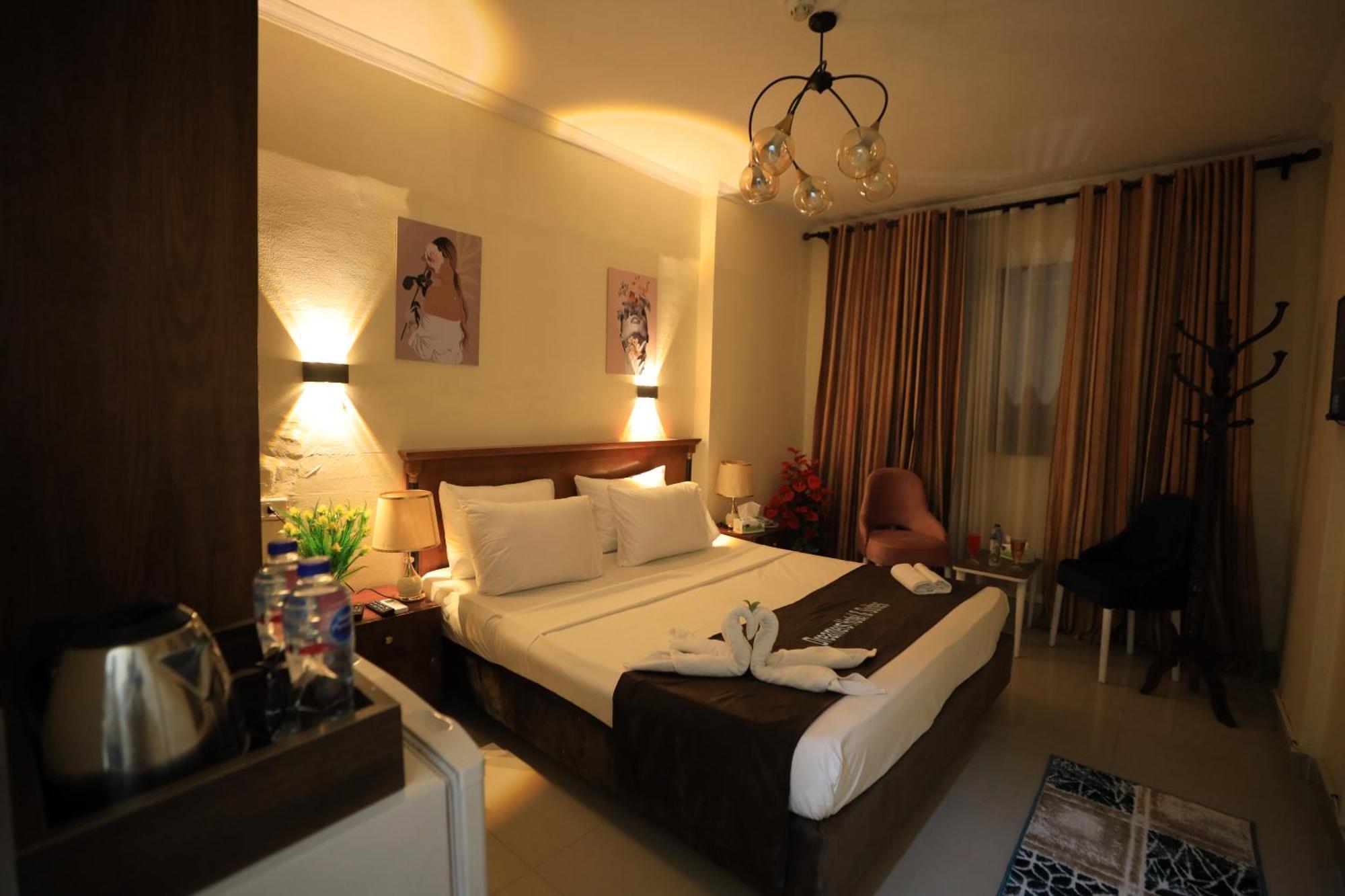 No Name Otel 3*