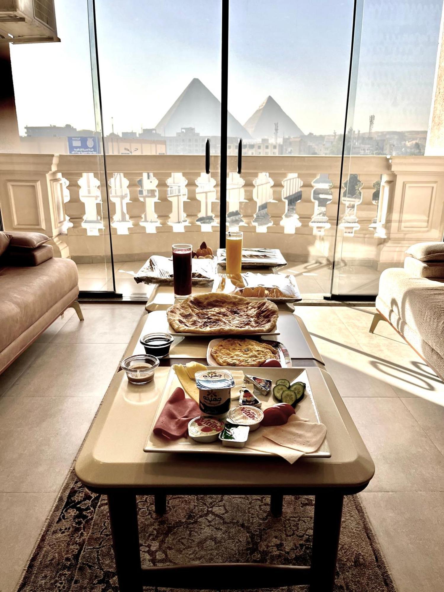 Hotel Pyramids Charm