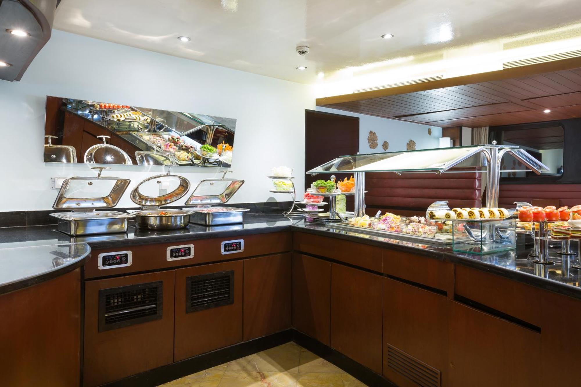 M/y Alyssa - 4 Or 7 Nights From Each Monday And 3 Or 7 Nights From Aswan Each Friday Luxor