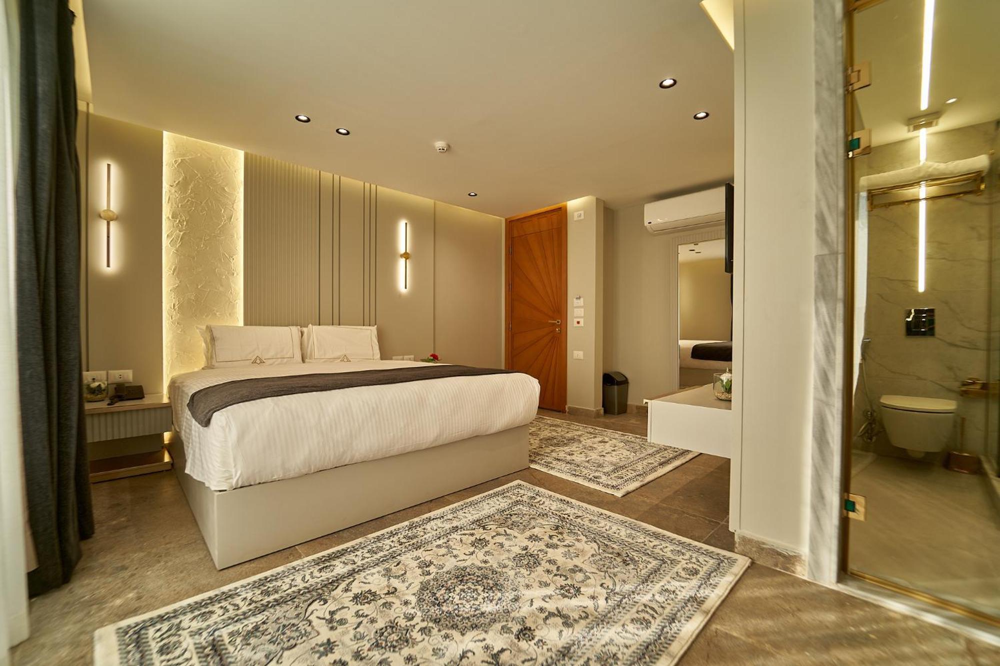 Hotel Pyramids Charm 3*