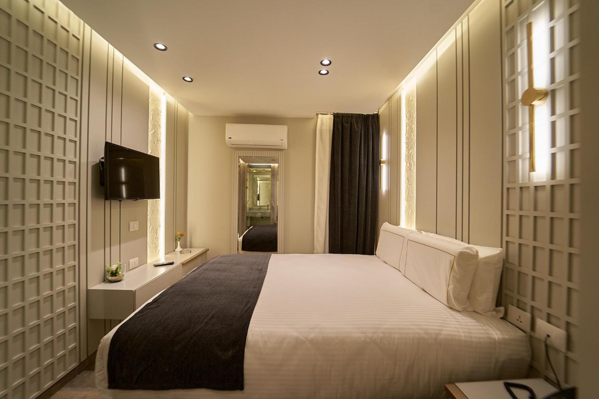 Hotel Pyramids Charm 3*