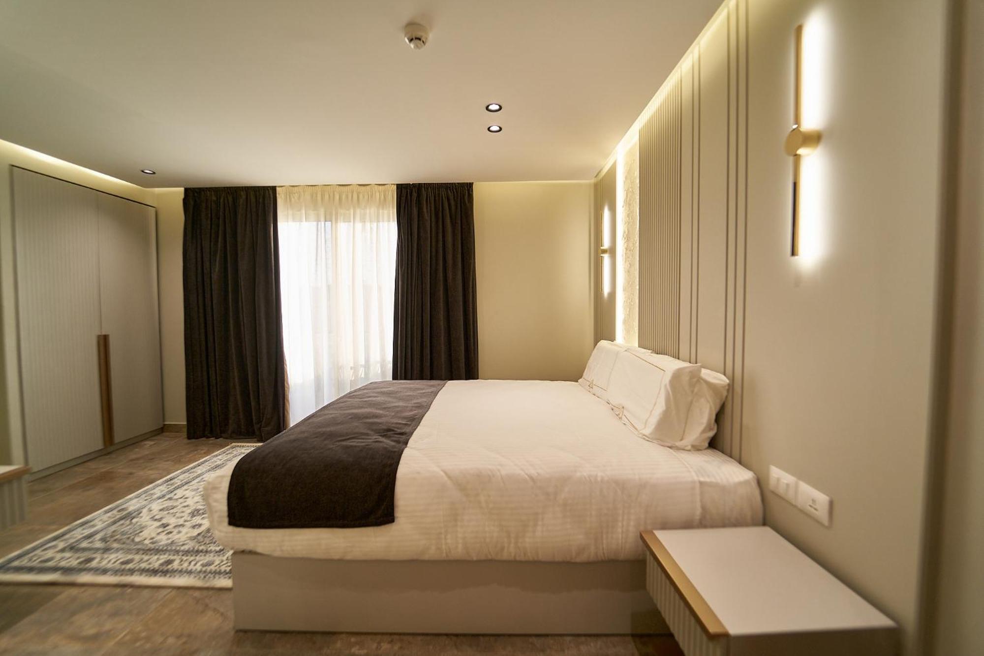 Pyramids Charm Hotel