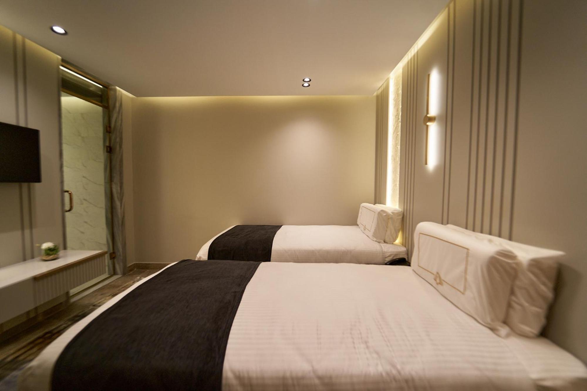 Hotel Pyramids Charm