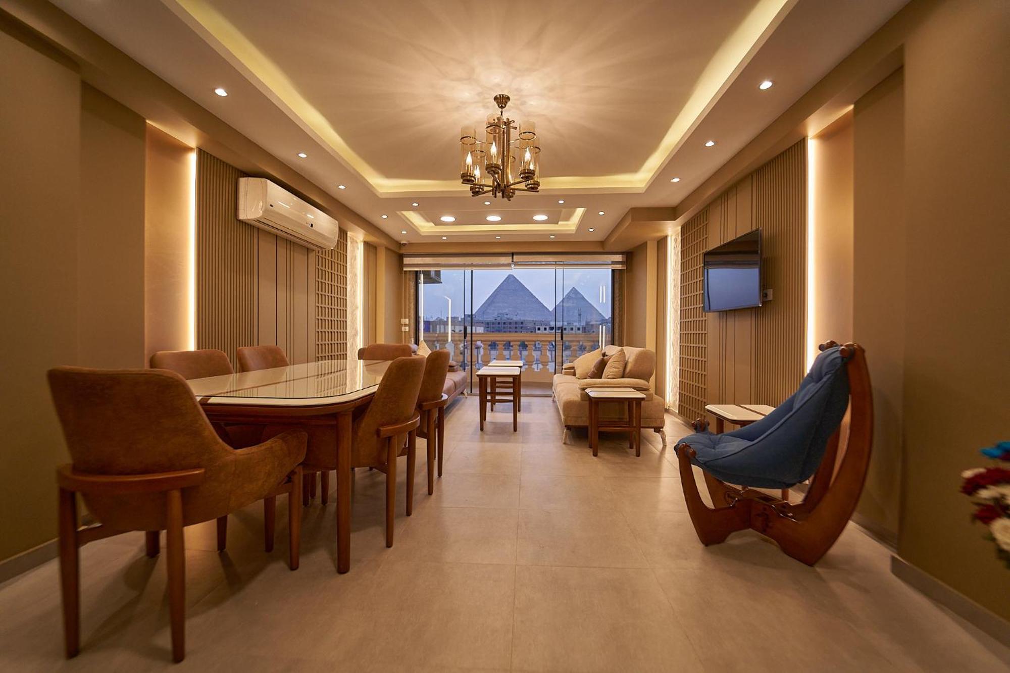 Pyramids Charm Hotel
