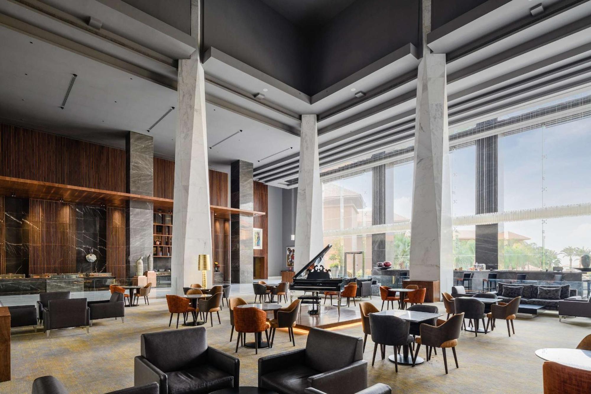 Dusit Thani Lakeview Cairo