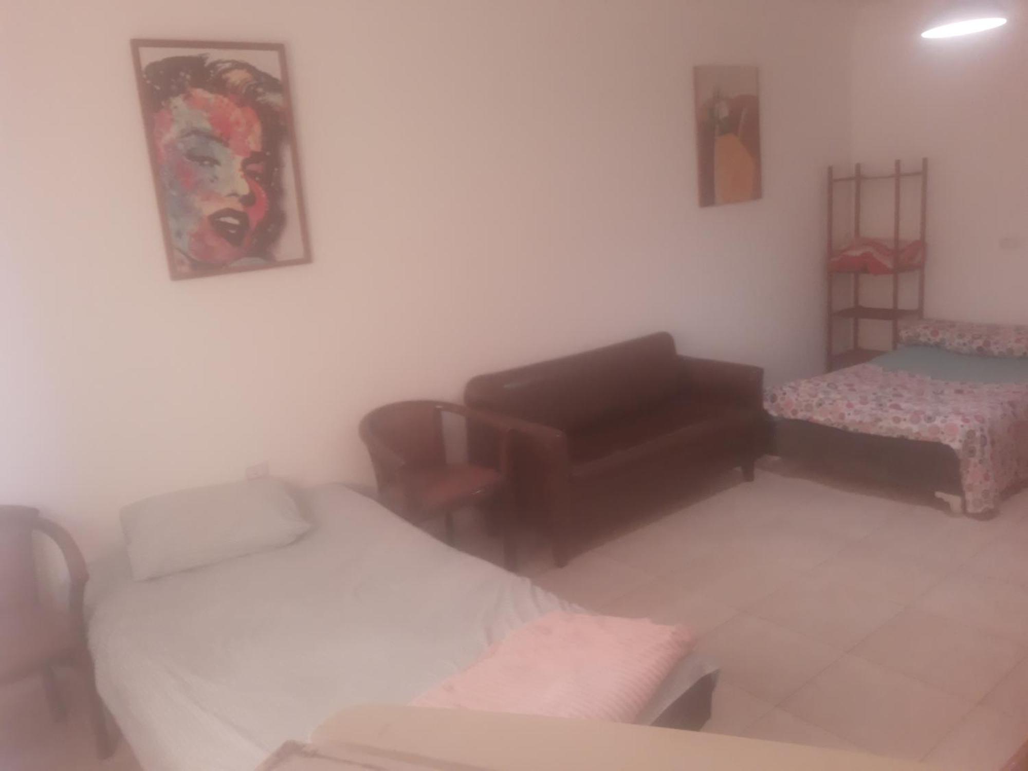 Private Entrance Small Bedroom With Bathroom No Cooking Allowed In Apartment