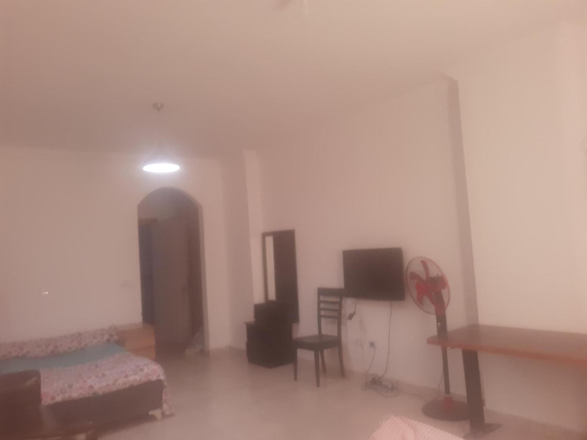 Private Entrance Small Bedroom With Bathroom No Cooking Allowed In