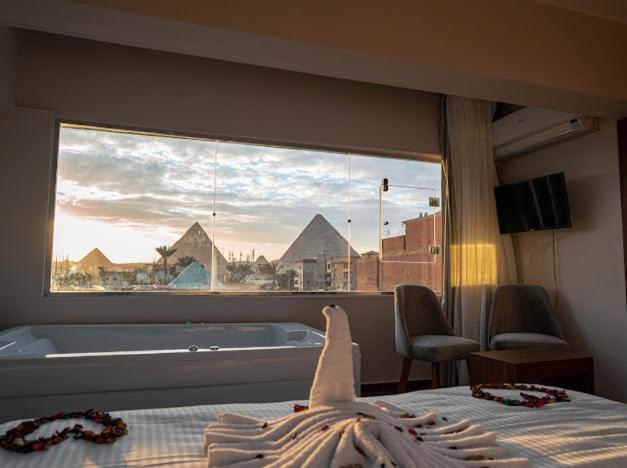 Tuya Great Pyramids 4*