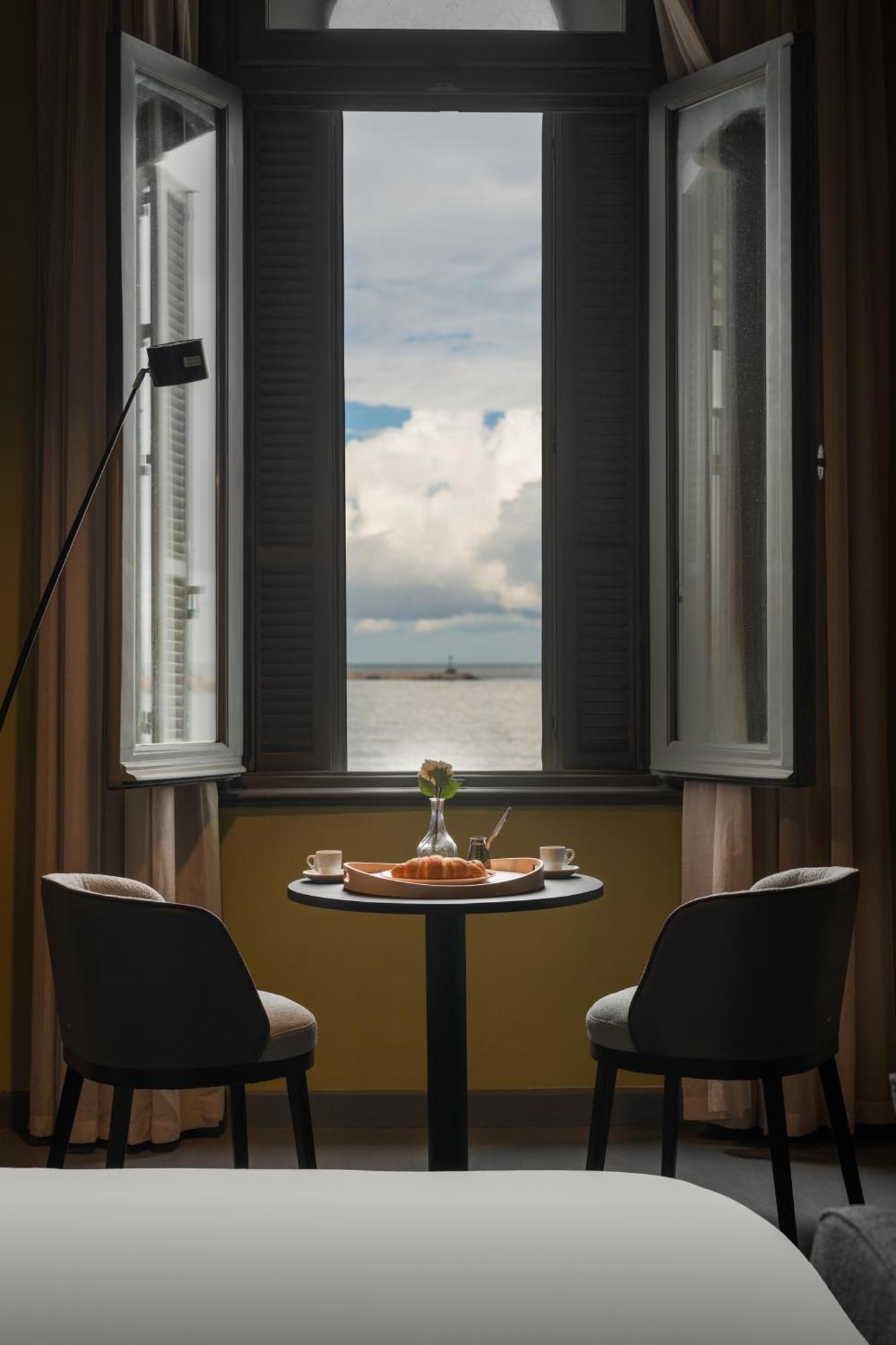 Apartment Grey L Corniche