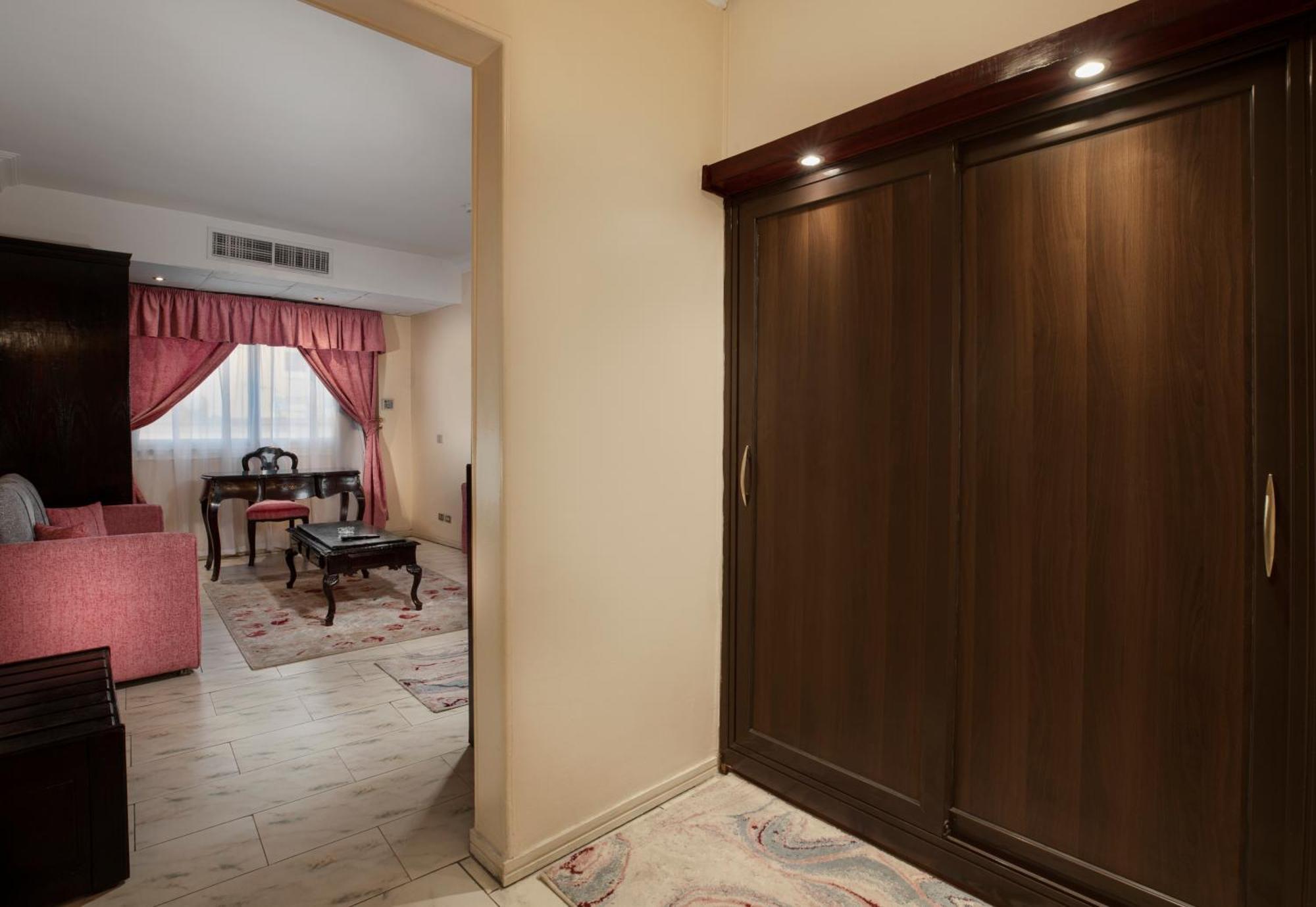 Hotel Holidays Express