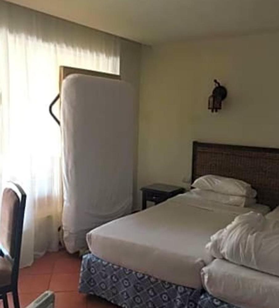 Private Entrance Small Bedroom With Bathroom No Cooking Allowed In *